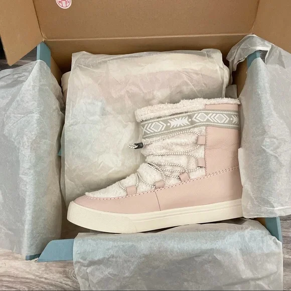 Toms Alpine Faux Shearling Water Resistant Boot - Picture 11 of 12